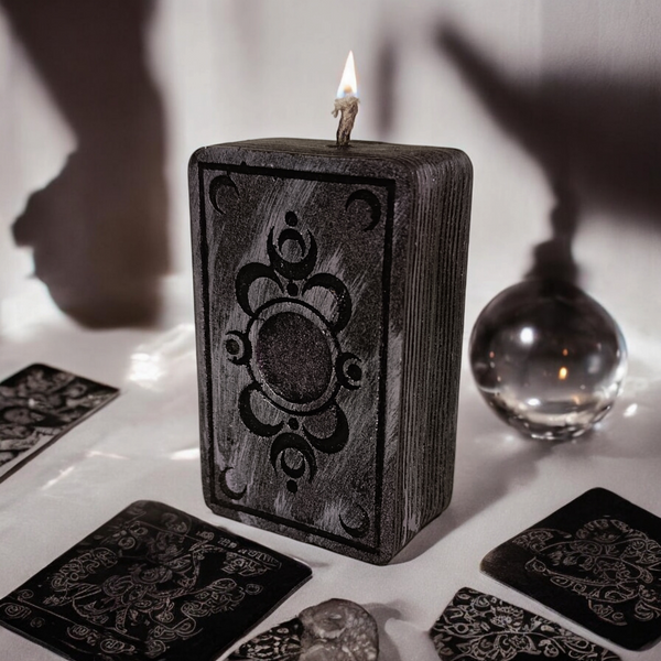 Tarot Arcana Candle &ldquo;The Moon&rdquo;