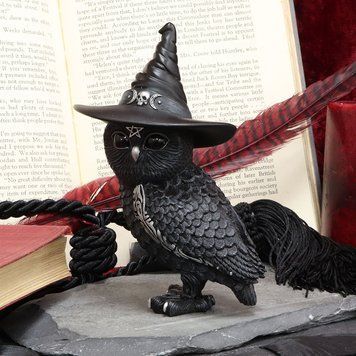 Owl in a Hat Figurine (Owlocen Cult Cuties)