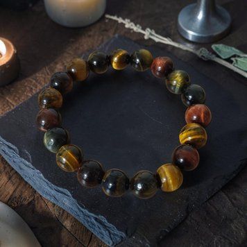 Large bracelet with tiger&rsquo;s eye, bull&rsquo;s eye, and falcon&rsquo;s eye