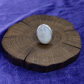 &ldquo;Silver Ring &lsquo;Oval&rsquo; with Moonstone 2