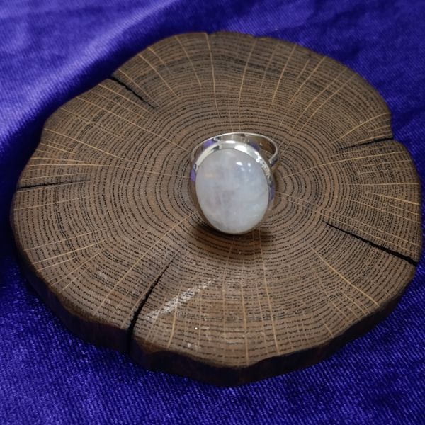 &ldquo;Silver Ring &lsquo;Oval&rsquo; with Moonstone 2