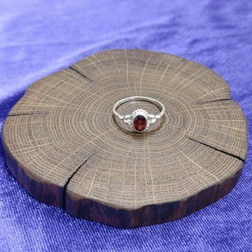 Silver Ring &ldquo;Whisper of Crystals&rdquo; with Garnet